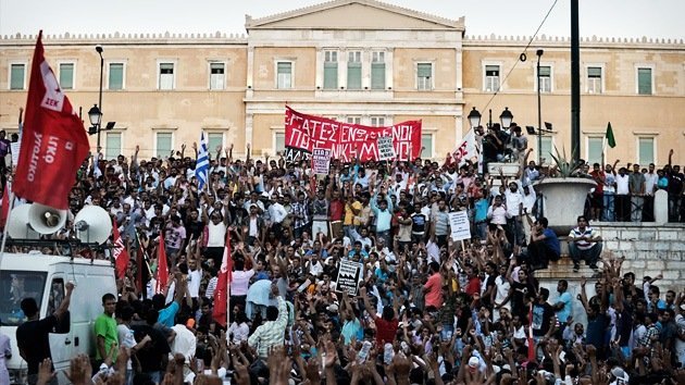 Fotos: Miles de personas protestan contra el racismo y la discriminación en Grecia