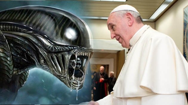 El papa Francisco, dispuesto a bautizar a los extraterrestres