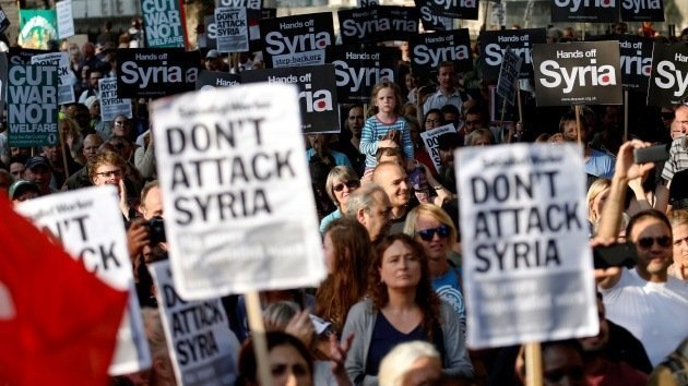 Protesta en Londres: "¡Dejad de bombardear Irak! ¡Dejad de bombardear Siria!"