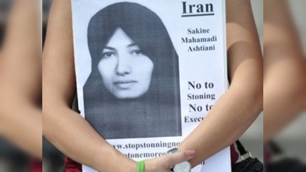 Irán suspende la lapidación de la mujer acusada de adulterio