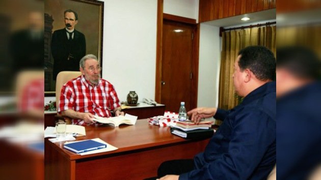 Fidel Castro discute con Chávez el riesgo de una guerra nuclear
