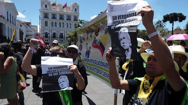 Fotos: Centenares de ecuatorianos marchan en apoyo a Julian Assange