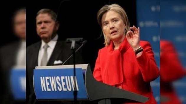 Clinton acusa a China de censura en Internet y complica las relaciones