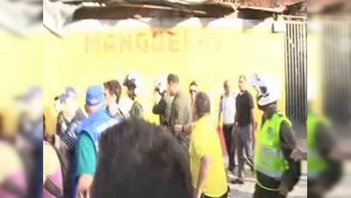 Policías golpean a un periodista que cubría el paro en Colombia