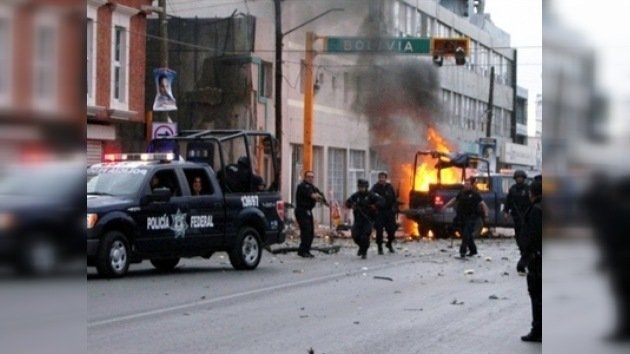 Policías de Ciudad Juárez acusan a sus jefes de cooperar con los criminales