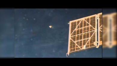 Un objeto volador no identificado pasando cerca de la EEI
