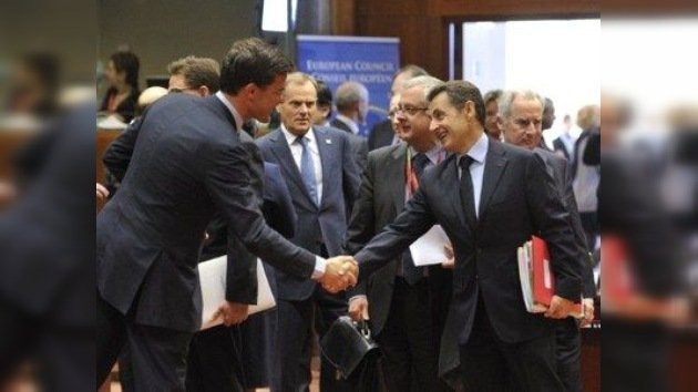 Las cumbres de la Eurozona y la UE terminan sin soluciones sobre la crisis