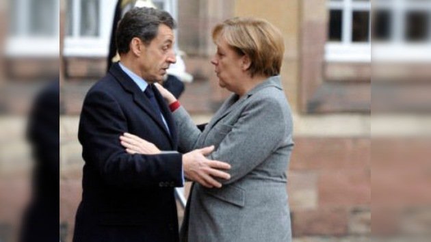 Merkel y Sarkozy: "Si cae Italia, sería el final del euro"