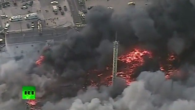VIDEO: Un devastador incendio arrasa los comercios en el malecón de Nueva Jersey