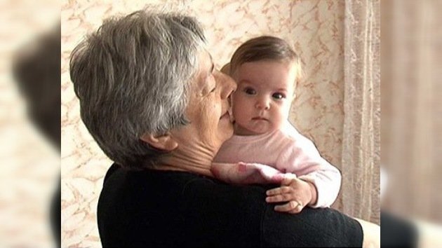 Un tribunal impide que una mujer rusa sea "madre" de sus propios nietos