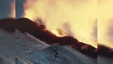 Cinco volcanes activos en la península Kamchatka