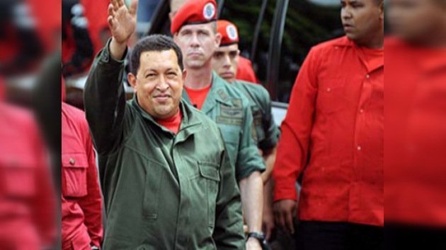 Hugo Chávez busca su reeleсción con una campaña de tres años 