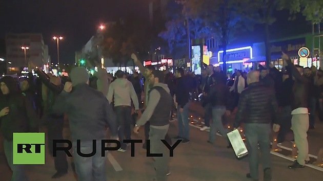 Video: Islamistas hieren con machetes a manifestantes kurdos en Alemania