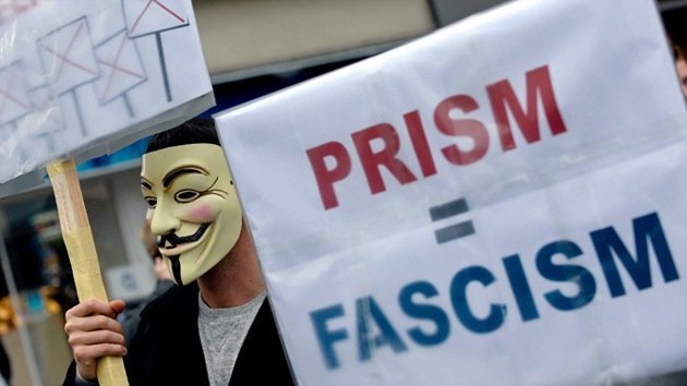 Max Keiser: "La NSA sigue la tradición nazi en su lucha por la 'pureza'"