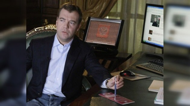 El presidente Medvédev critica a los funcionarios en Twitter