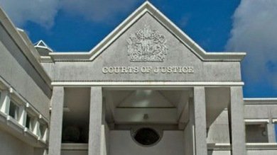 Envían a prisión a una joven por insultarse a sí misma a través de Facebook