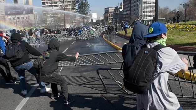 'Protestas estudiantiles' provocan pérdidas millonarias en Chile