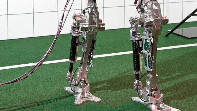 Camino a la perfección: Desarrollan un robot capaz de caminar como un humano