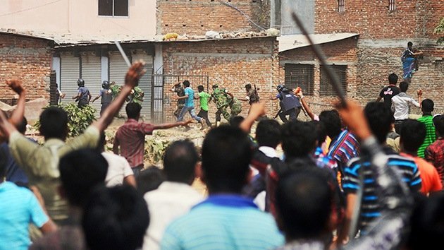 Video, fotos: Multitudinarias manifestaciones por la catástrofe de Bangladés