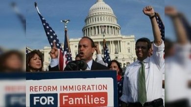 Organizaciones hispanas apoyan la ley de reforma migratoria
