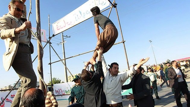 Irán: Salvan la vida a un asesino ya con la soga al cuello