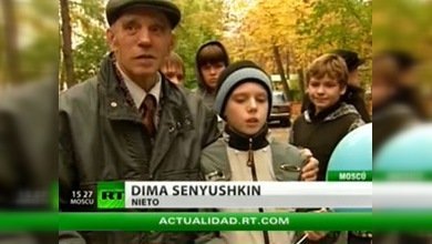 De regreso: el niño huérfano llevado a un orfanato ya vive con su abuelo