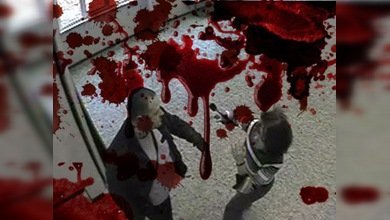 Un hombre da una 'sangrienta lección' a una profesora en San Petersburgo