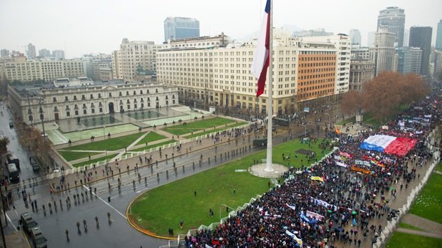 Estudiantes retoman impulso y arremeten contra lucro educativo en Chile
