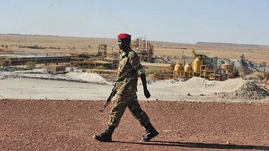 Ahmadineyad llega a África en busca de más uranio para su programa nuclear