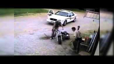 El poli-karateka: No encuentra la ‘llave’ para abrir una puerta