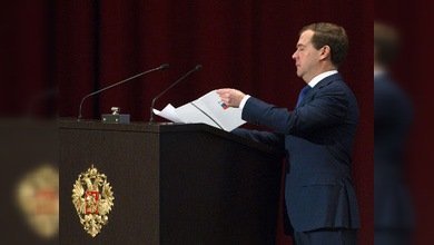 Medvédev da un paso más en la liberalización del sistema político