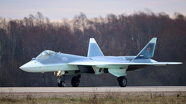 Video: El quinto prototipo del avión caza T-50 vuela exitosamente sobre Rusia