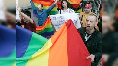 Marcha por los derechos de los homosexuales en el centro de Moscú