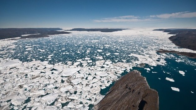 Descubren una enorme reserva de agua bajo el hielo de Groenlandia