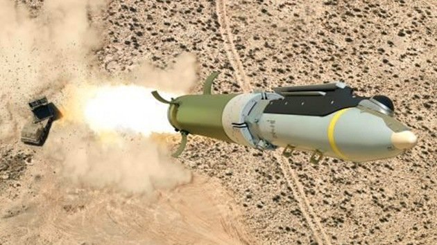Boeing le enseñará al Ejército a lanzar bombas desde el suelo