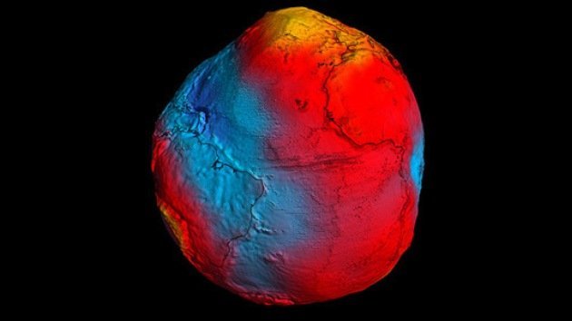 Un satélite reveló que el campo gravitatorio de la Tierra parece una patata