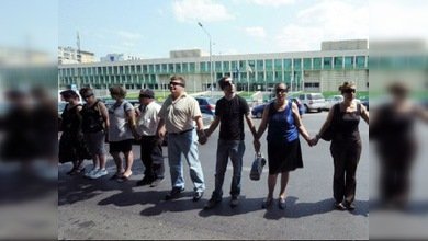 'Cordón humano' en Georgia contra las detenciones de fotógrafos