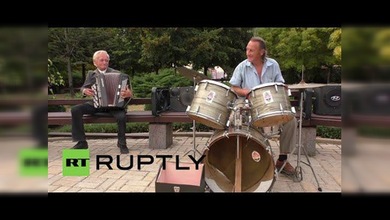 Abuelos de Donetsk tocan Deep Purple en medio de la tensión en Ucrania