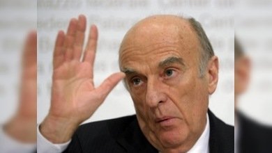 El ministro de Finanzas suizo, embrollado en su discurso 