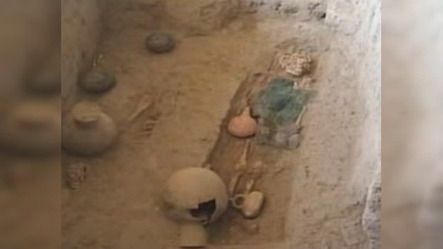 Descubren la tumba de un joven sepultado en Perú hace 1.600 años