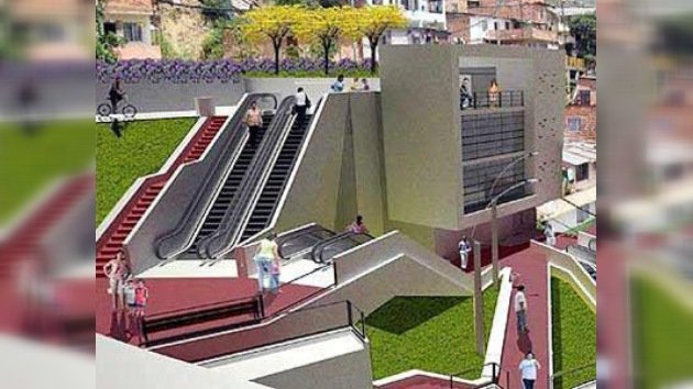 Colombia: escaleras mecánicas para 'escalar' los cerros de Medellín 