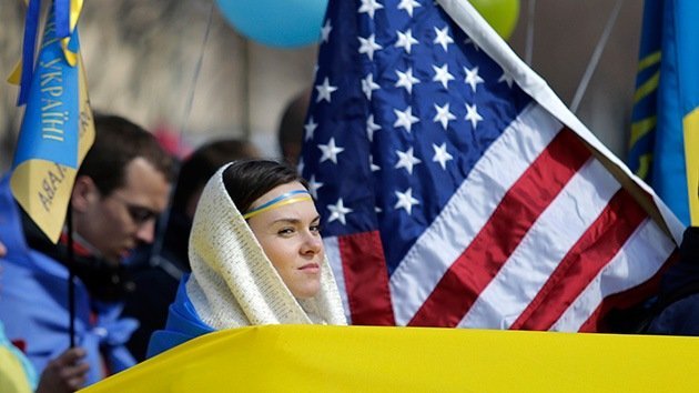 "EE.UU. busca convertir a Ucrania en un Estado antirruso para arrastrarlo a la OTAN"
