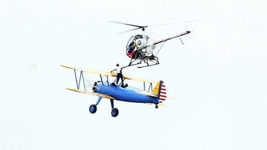 Acrobacia aérea mortal ante los ojos de miles de espectadores