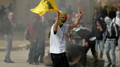 Unos 800 palestinos detenidos en cárceles israelíes se suman a una huelga de hambre