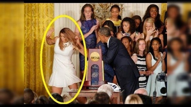 Incidente en la Casa Blanca: una basquetbolista se cae del escenario al acercarse Obama