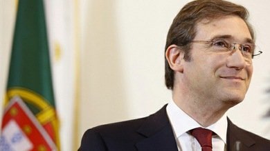 Peculiar protesta en Portugal: firmar facturas a nombre del primer ministro