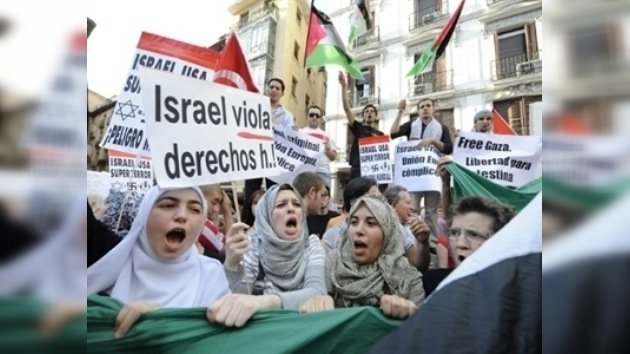 El mundo condena el asalto israelí al convoy humanitario