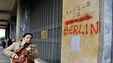 Grecia: los artistas callejeros sacan los colores a la crisis