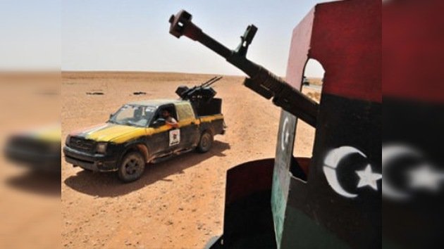 Francia entregó armas a los rebeldes libios sin avisar a la OTAN