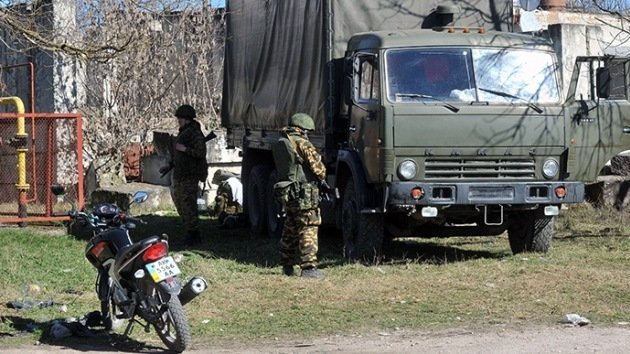 Incautan a los radicales de Kiev 400 kilos de explosivos y armas en la frontera con Crimea
